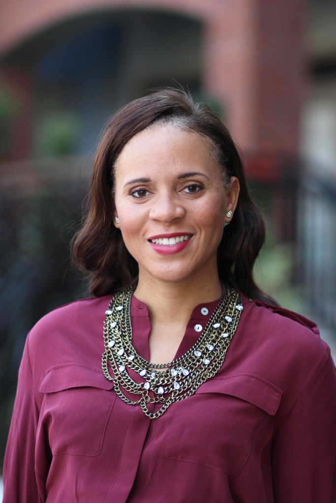 Bauble-Bar-twinkle-chain-bib