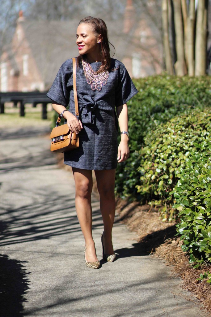 how-to-wear-a-shift-dress-to-work