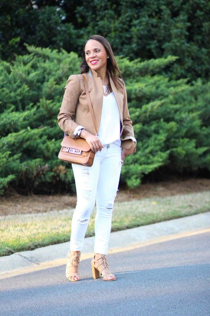 all-white-outfit-with-blazer