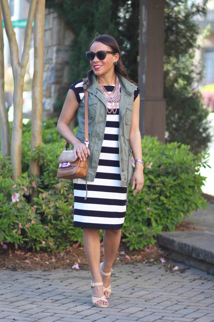 casual-striped-dress-outfit