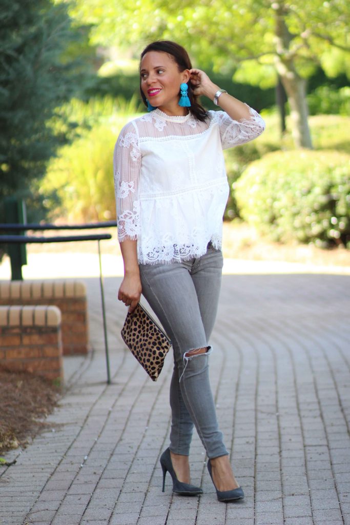 light grey skinny jeans outfit