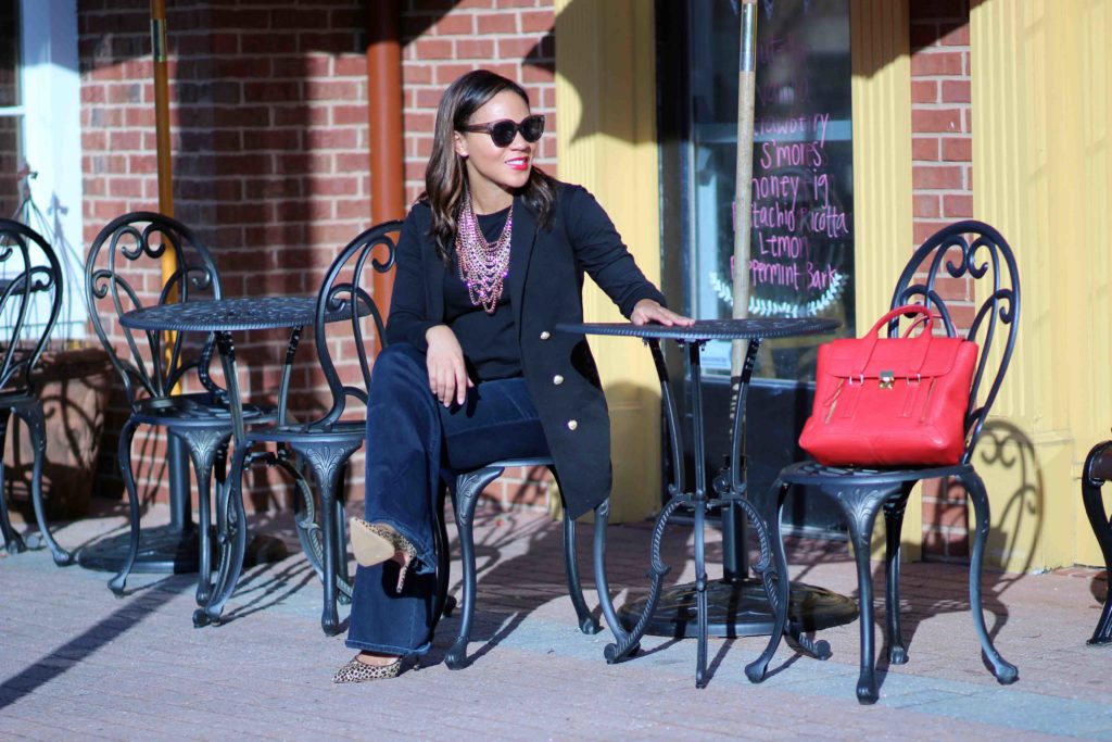 black-sleeveless-jacket-vest-outfit