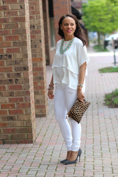 All-white-outfit-with-jeans