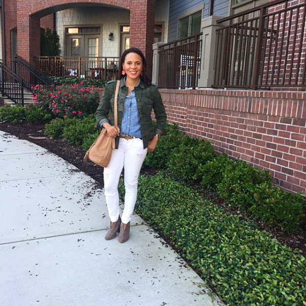 white-jeans-camo-jacket-denim-shirt